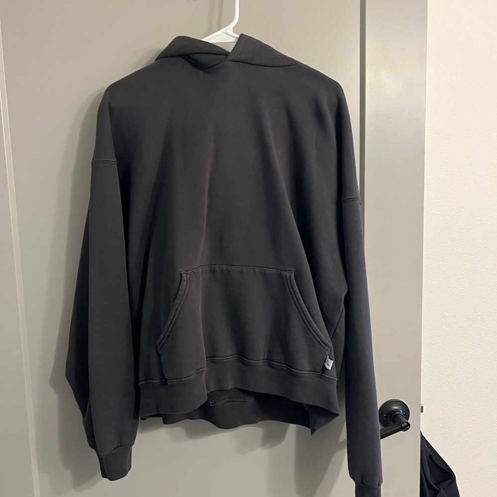 Akimbo Hoodie Charcoal